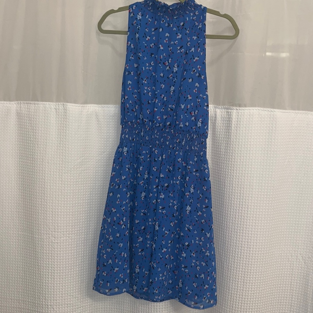 Blue floral knee-length dress - stretchy collar and waistline